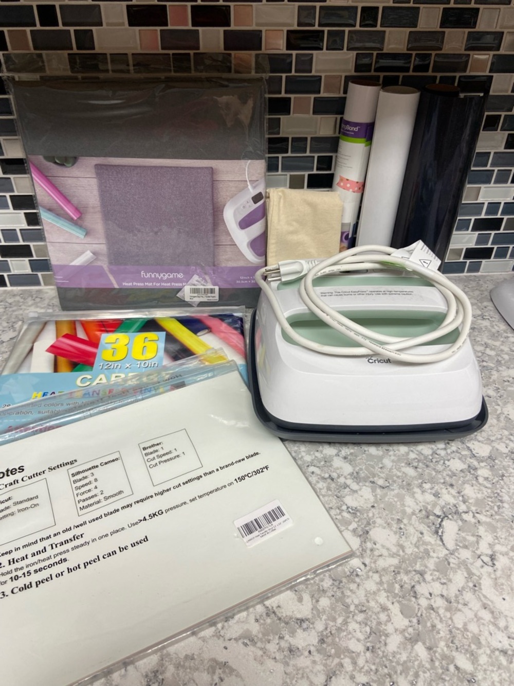 Cricut Easy Press 2 w/ Pad &Heat Transfer Vinyl Sheets Assortment - Multicolor